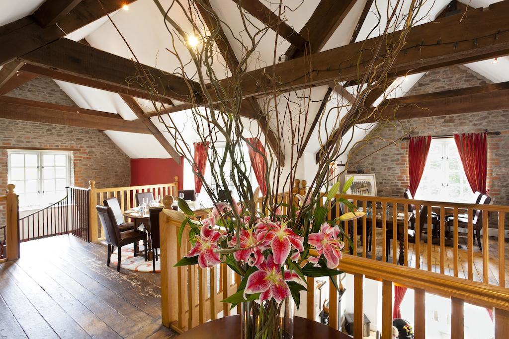 Hotel The Newbridge On Usk Extérieur photo